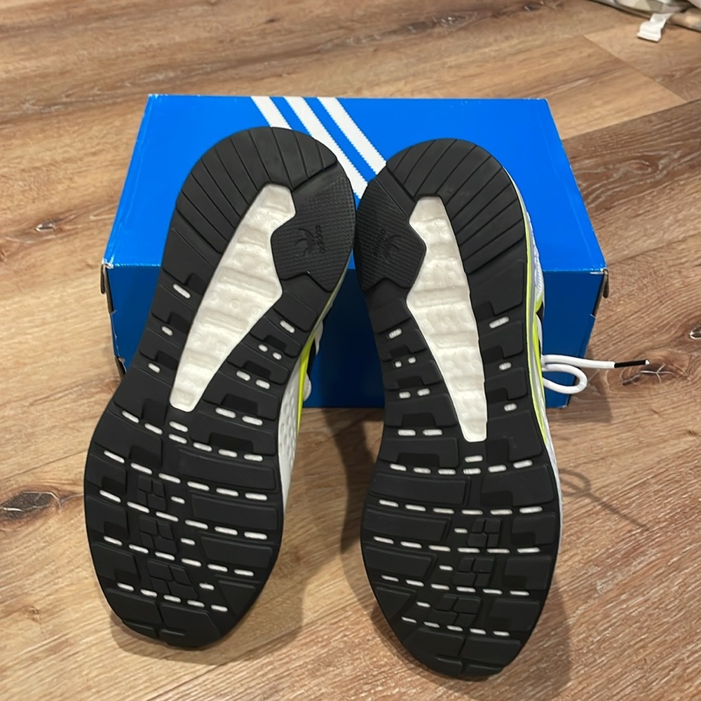Adidas boost shoes - Picture 7 of 8